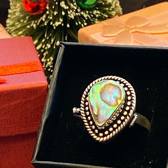 Jewelry - Abalone shell locket  ring size 7
